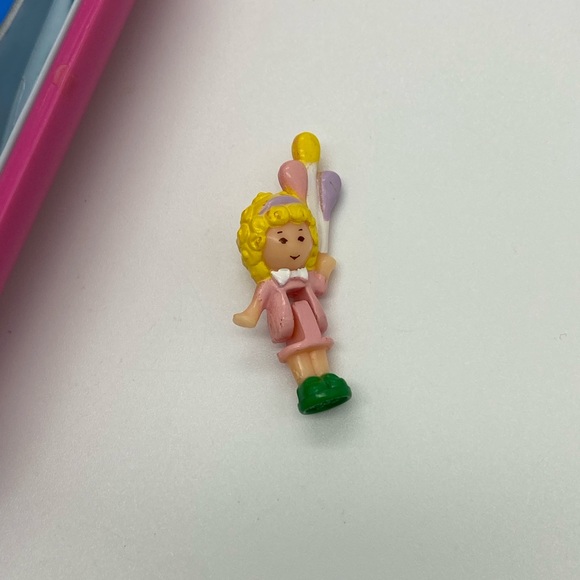 Vintage 1989 Polly Pocket Bluebird Toys Polly's Funfair Pollyworld + Doll & Car - Picture 9 of 12